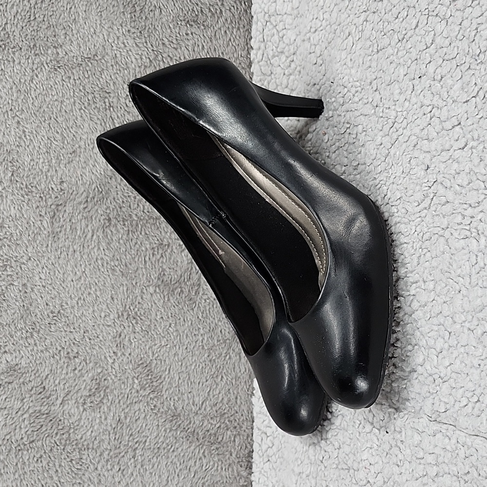 Comfort Plus by Predictions Shoes black pumps, size 6.5 Slip On Heels